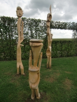Rees : Am Bär, Skulpturenpark, Skulptur "Familie" aus Holz, von Alfons Thesing, Moers